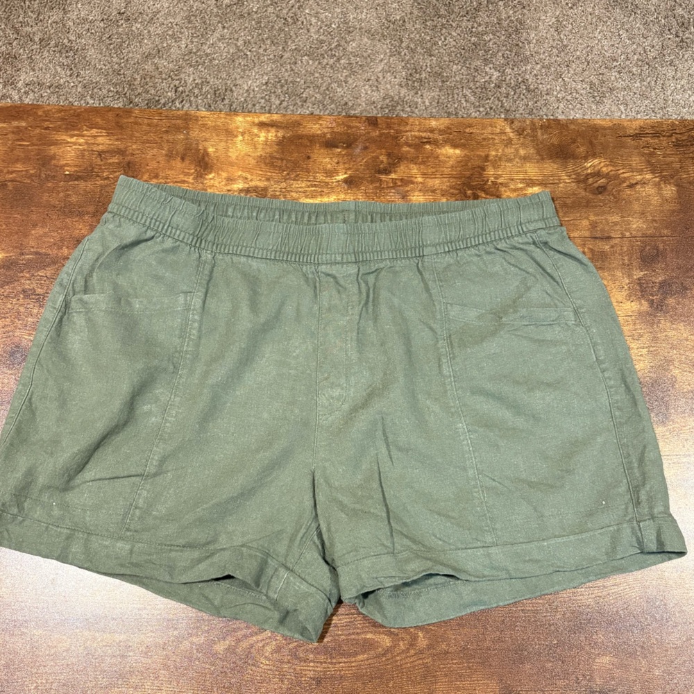 Old Navy Women's Green Linen Shorts size L